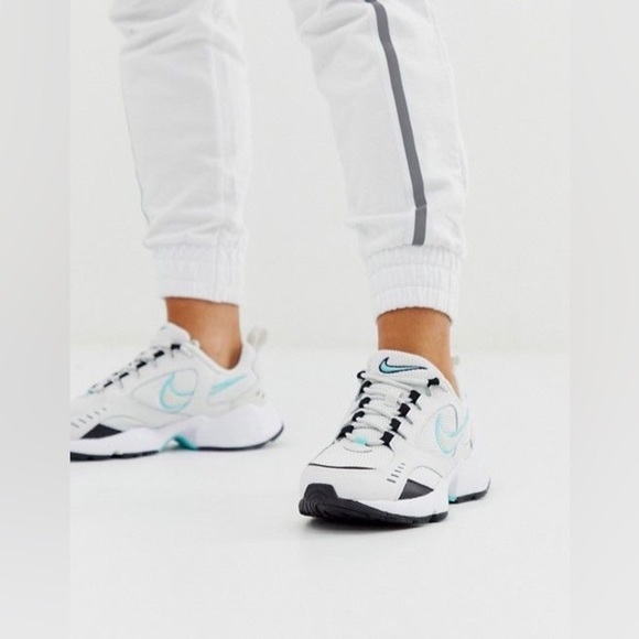 NWT Nike Air Heights